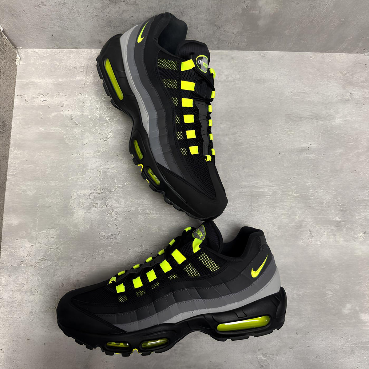 Air Max 95 Reverse Neon